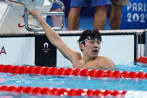 中国游泳公开赛男子100蛙泳：董志豪与郑英昊成绩相同，并列夺金